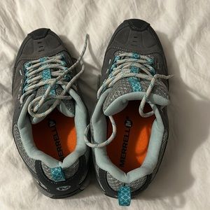 Never used Merrell womens sneaks